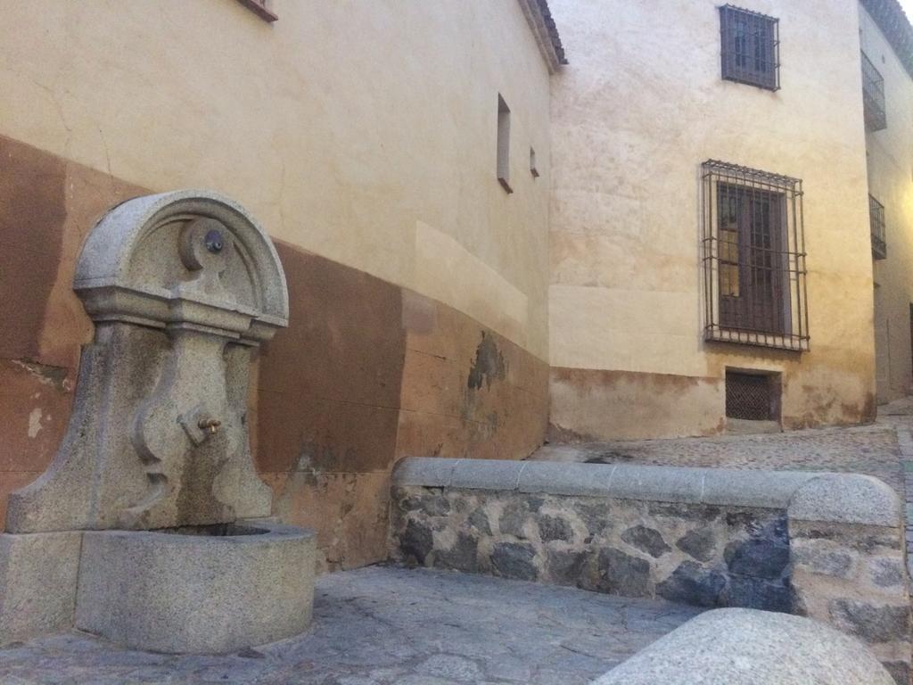 Apartamentos Coliseo Toledo Dış mekan fotoğraf